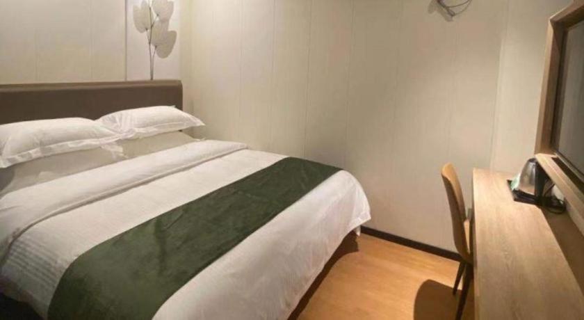 Greentree Express Minhang District Jindu Road Hotel